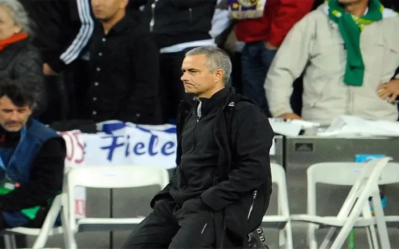 دموع مورينيو المؤثرة.. بكاء بعد هزيمة بايرن وفعل بعد تتويج الدوري